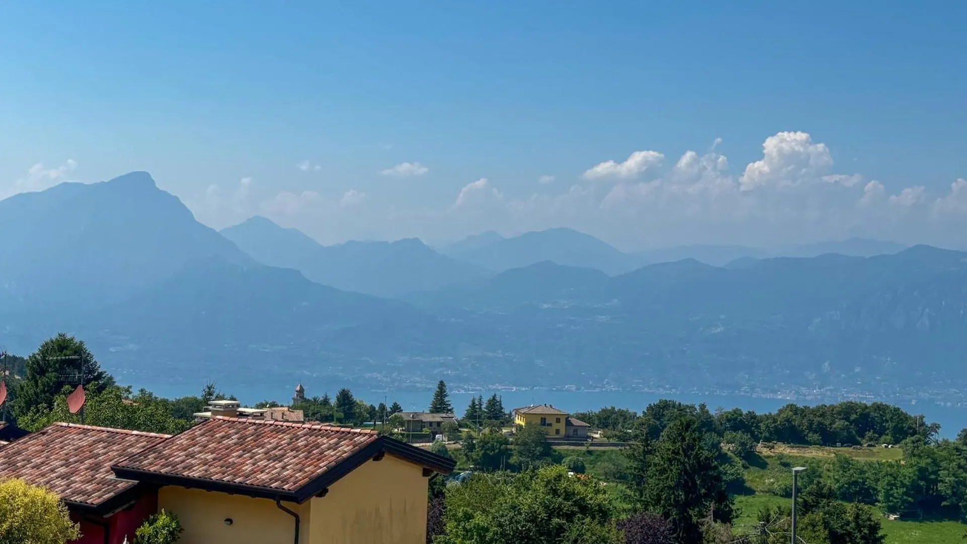 Villetta A Schiera Con Vista Lago سان زينو دي مونتانا فيلة