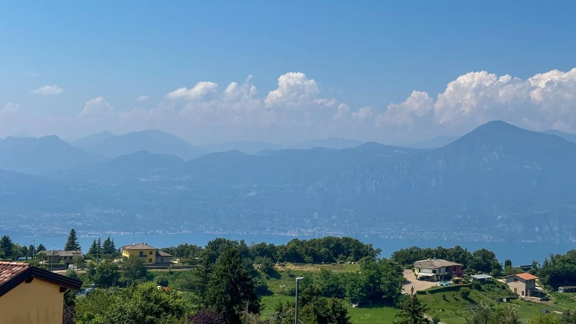 فيلة Villetta A Schiera Con Vista Lago سان زينو دي مونتانا إيطاليا