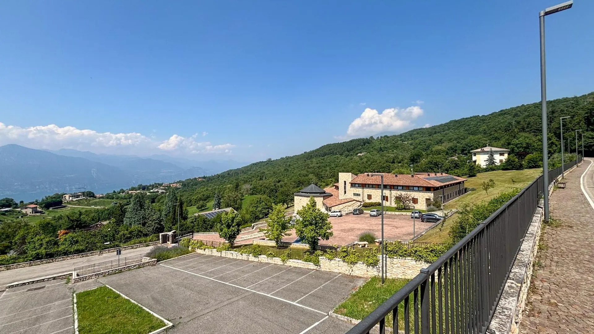 Villetta A Schiera Con Vista Lago سان زينو دي مونتانا فيلة